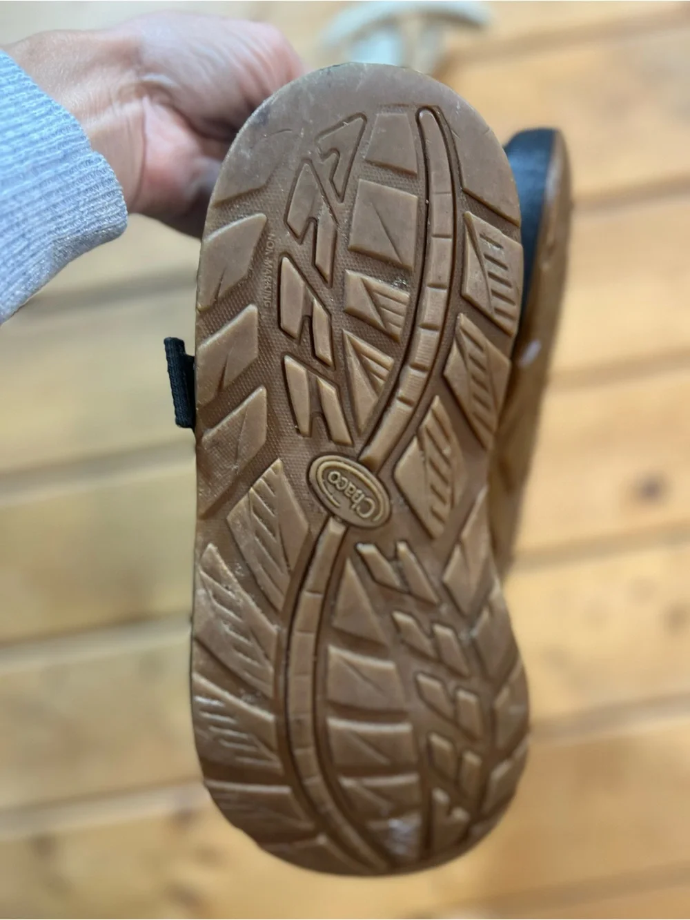 Chaco Z/Cloud Sandals Men’s 9 Black Cushioned Hiking Water Sandals